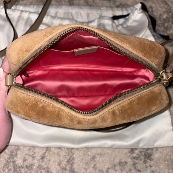 Gucci GG Small Marmont Velvet Bag - Picture 5 of 6